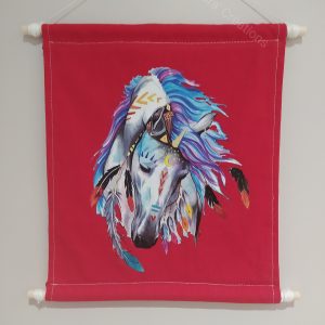 affiche murale / poster en tissu rouge avec tête de licorne