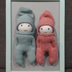 Cadre couple de poupées chaussettes