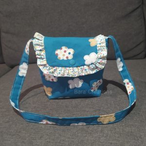 Sac bandoulière enfant en tissu bleu motifs nuages